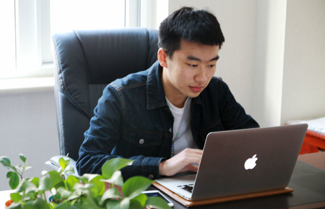他從名牌大學休學，干農產品電商，連潘石屹都幫他站臺！