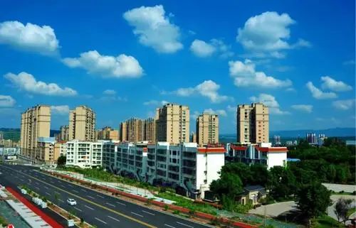 【產(chǎn)業(yè)透視】完善縣域商業(yè)體系建設(shè)須補(bǔ)網(wǎng)、強(qiáng)鏈、賦能