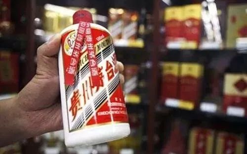 爭議不斷！50年茅臺只有15年酒齡...